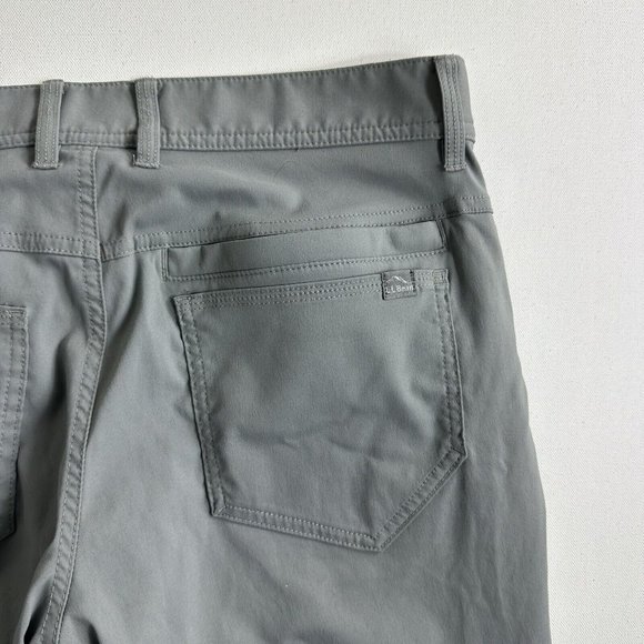 L.L. Bean Pants Mens Size 32x30 Performance Chino Outdoor Quick Dry Gray Nylon - Picture 5 of 8
